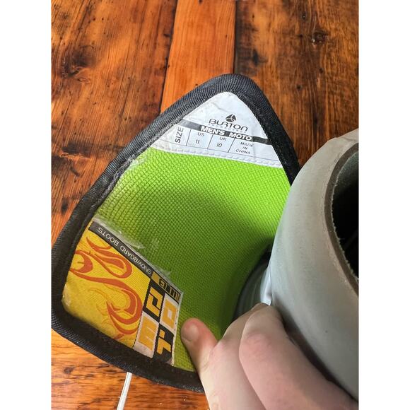 Vintage Men's Burton Lace Up MOTO Snowboard Boots - Picture 3 of 8